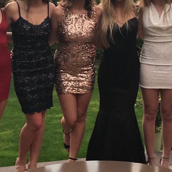 Gold Sequin dress - Picture 2 of 4